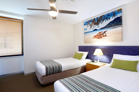 Peninsular Beachfront Resort - Hervey Bay Accommodation 13