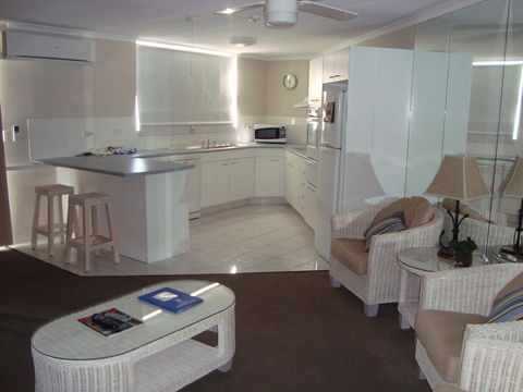 Grosvenor Beachfront Apartments Surfers Paradise - Tourism Hervey Bay 14