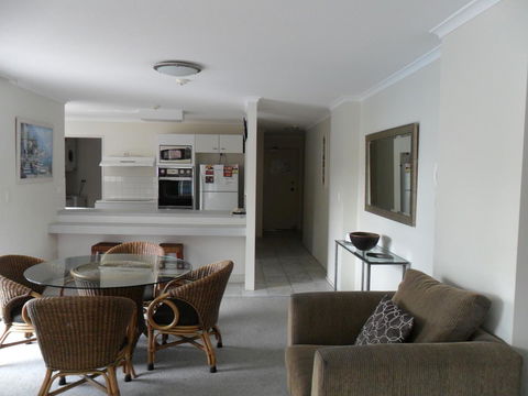 Grosvenor Beachfront Apartments Surfers Paradise - Tourism Hervey Bay 5