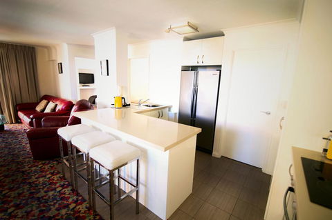 Grosvenor Beachfront Apartments Surfers Paradise - Tourism Hervey Bay 4