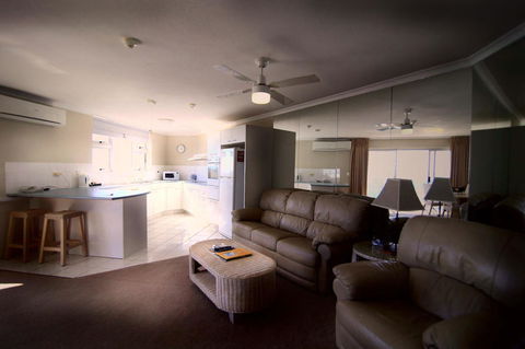 Grosvenor Beachfront Apartments Surfers Paradise - Tourism Hervey Bay 9