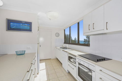 Columbia Beachfront Apartments On Rainbow Bay - Hervey Bay Accommodation 35