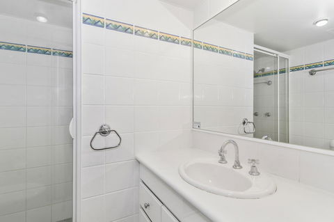 Columbia Beachfront Apartments On Rainbow Bay - Hervey Bay Accommodation 31