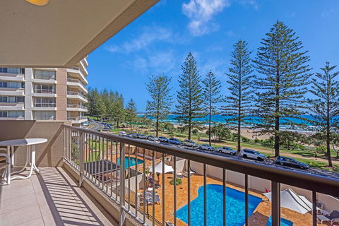 Columbia Beachfront Apartments On Rainbow Bay - Hervey Bay Accommodation 6