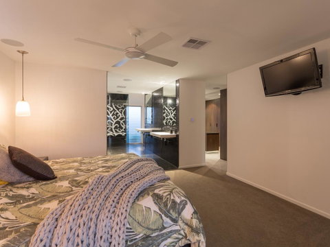Rumrunner Resort - Hervey Bay Accommodation 24