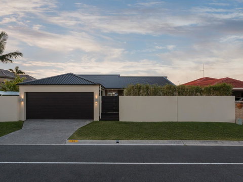 Rumrunner Resort - Hervey Bay Accommodation 38