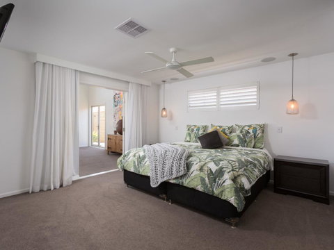 Rumrunner Resort - Hervey Bay Accommodation 23