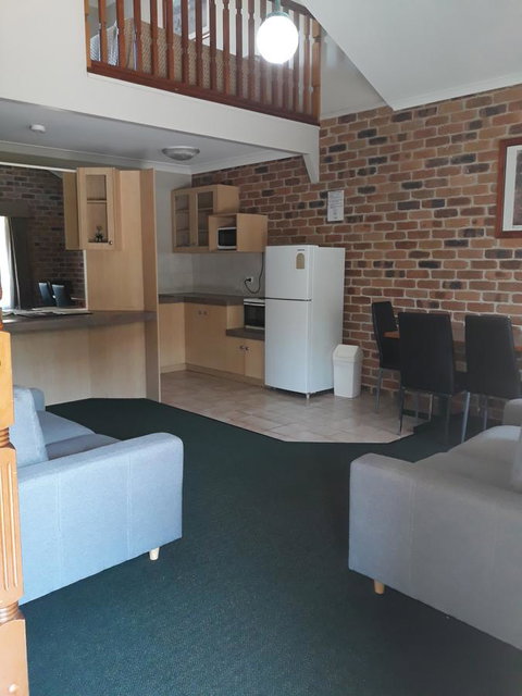 Country Gardens Motor Inn - Hervey Bay Accommodation 1