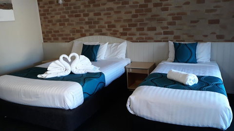 Country Gardens Motor Inn - Hervey Bay Accommodation 5