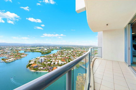 The Towers Of Chevron Renaissance - Holidays Gold Coast - Hervey Bay Accommodation 12