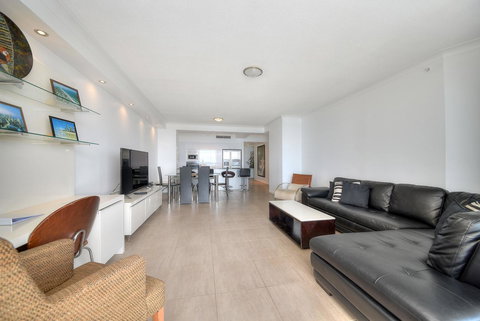 The Towers Of Chevron Renaissance - Holidays Gold Coast - Hervey Bay Accommodation 21