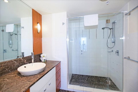 The Towers Of Chevron Renaissance - Holidays Gold Coast - Hervey Bay Accommodation 38