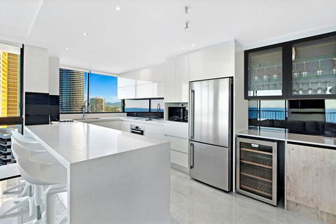 ULTIQA Beach Haven On Broadbeach - Hervey Bay Accommodation 2