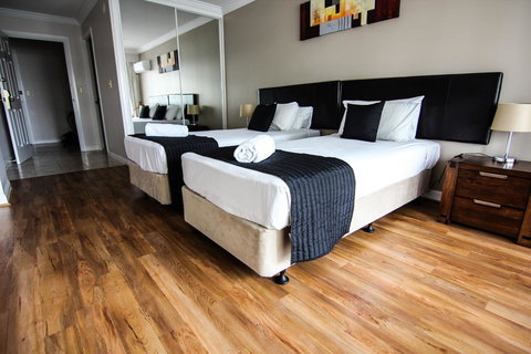 The Phoenician Resort - Hervey Bay Accommodation 3