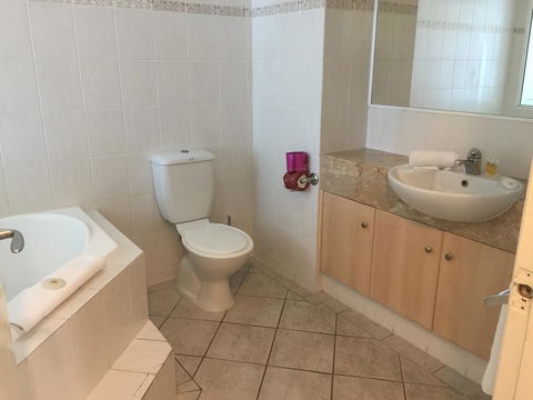 Regency On The Beach - Hervey Bay Accommodation 16