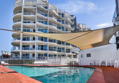 Regency On The Beach - Hervey Bay Accommodation 2
