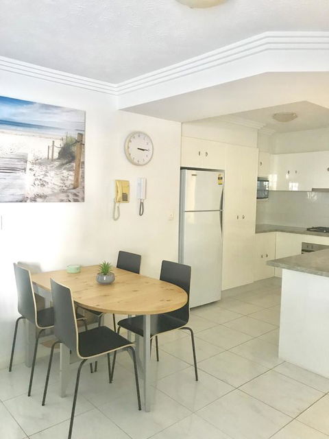 Regency On The Beach - Hervey Bay Accommodation 7