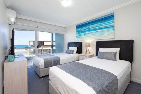 Regency On The Beach - Hervey Bay Accommodation 1