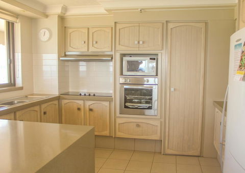 De Ville Apartments - Tourism Hervey Bay 11