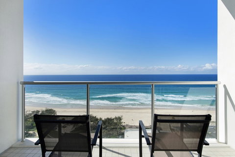ULTIQA Air On Broadbeach - Hervey Bay Accommodation 12