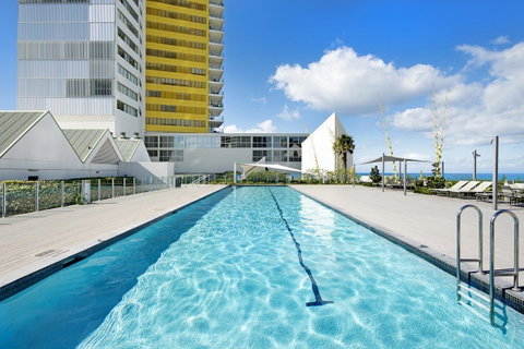 ULTIQA Air On Broadbeach - Hervey Bay Accommodation 5
