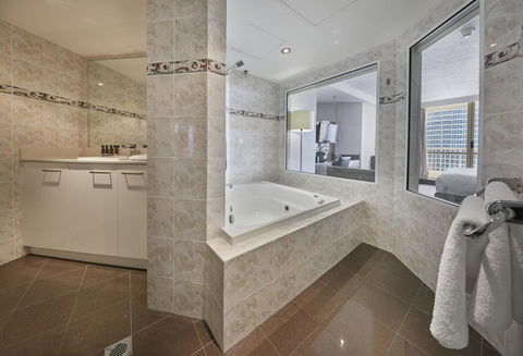 Novotel Surfers Paradise - Hervey Bay Accommodation 10