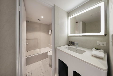 Novotel Surfers Paradise - Hervey Bay Accommodation 13