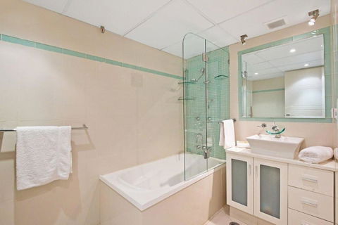 Surfers International Apartments - Tourism Hervey Bay 38