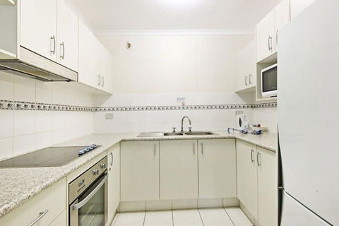 Surfers International Apartments - Tourism Hervey Bay 35