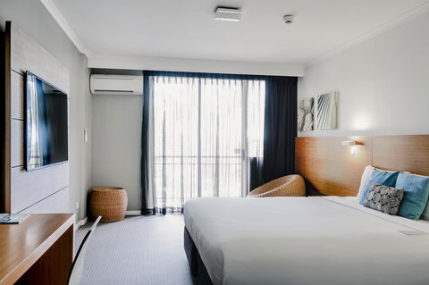 Novotel Cairns Oasis Resort - Hervey Bay Accommodation 27