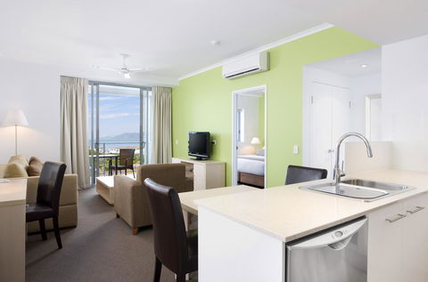 Oaks Townsville Gateway Suites - Tourism Hervey Bay 9