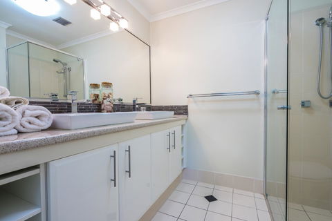 Currumbin Sands On The Beach - Hervey Bay Accommodation 34