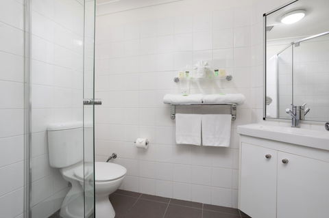 George Williams Hotel - Hervey Bay Accommodation 1