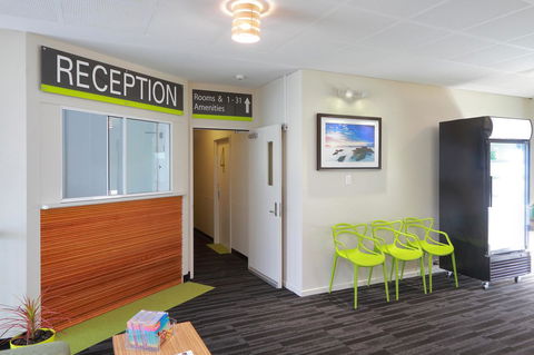 Palm Beach Hotel - Hervey Bay Accommodation 28