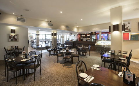 Palm Beach Hotel - Hervey Bay Accommodation 12