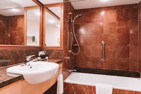 Pullman Cairns International - Hervey Bay Accommodation 17