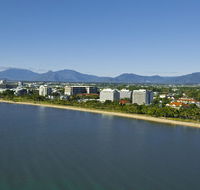 Holiday Inn Cairns Harbourside - Tourism Hervey Bay