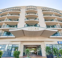 Central Cosmo Apartment Hotel - Hervey Bay Accommodation