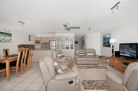 The Norfolks On Moffat Beach - Hervey Bay Accommodation 28