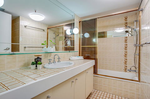 Gemini Court Holiday Apartments - Tourism Hervey Bay 11