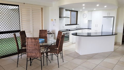 Gemini Court Holiday Apartments - Tourism Hervey Bay 17