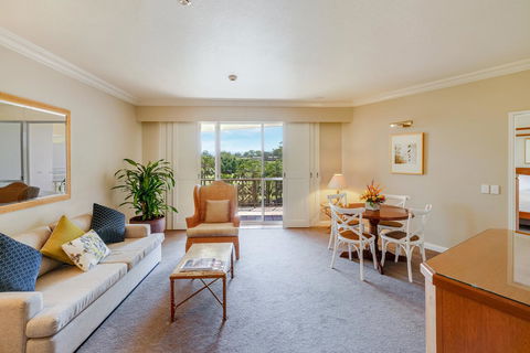 InterContinental Sanctuary Cove Resort, An IHG Hotel - Hervey Bay Accommodation 13