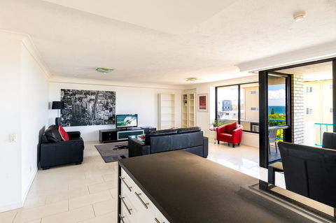 Burgess @ Kings Beach Apartments - Hervey Bay Accommodation 10