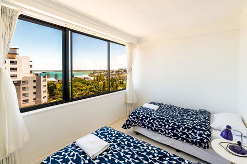 Burgess @ Kings Beach Apartments - Hervey Bay Accommodation 19