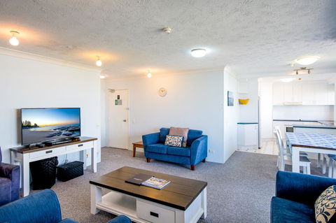 Burgess @ Kings Beach Apartments - Hervey Bay Accommodation 28