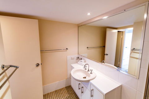 Burgess @ Kings Beach Apartments - Hervey Bay Accommodation 2