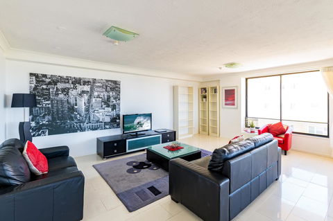 Burgess @ Kings Beach Apartments - Hervey Bay Accommodation 11