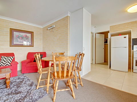 Murray Street Apartments - Hervey Bay Accommodation 10