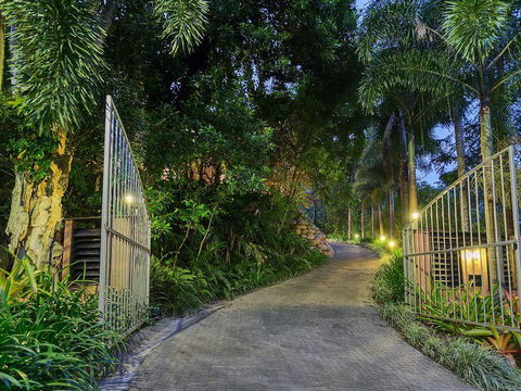 Cairns Rainforest Retreat - Hervey Bay Accommodation 2