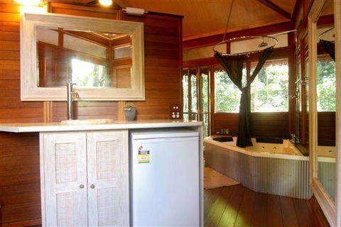 Cairns Rainforest Retreat - Hervey Bay Accommodation 4